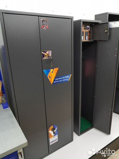 Сейф оружейный Aiko 1462. Вмещает до семи стволов