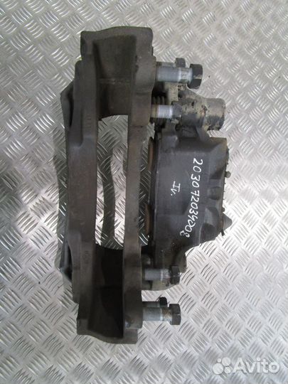 Суппорт передний левый Iveco 5801341079