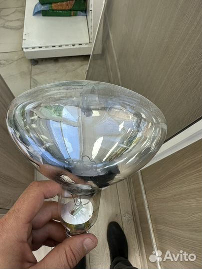 Инфракрасная лампа для цыплят