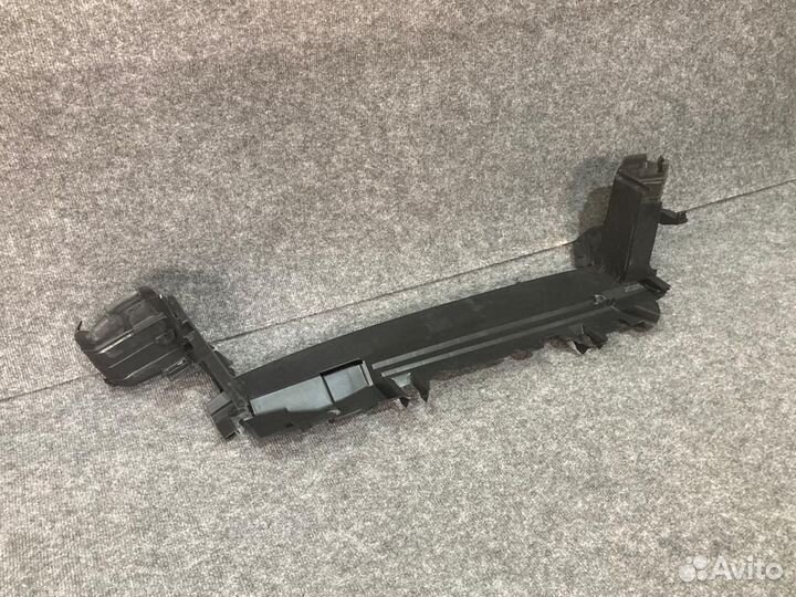 Дефлектор воздуховод радиатора Мерседес W 212