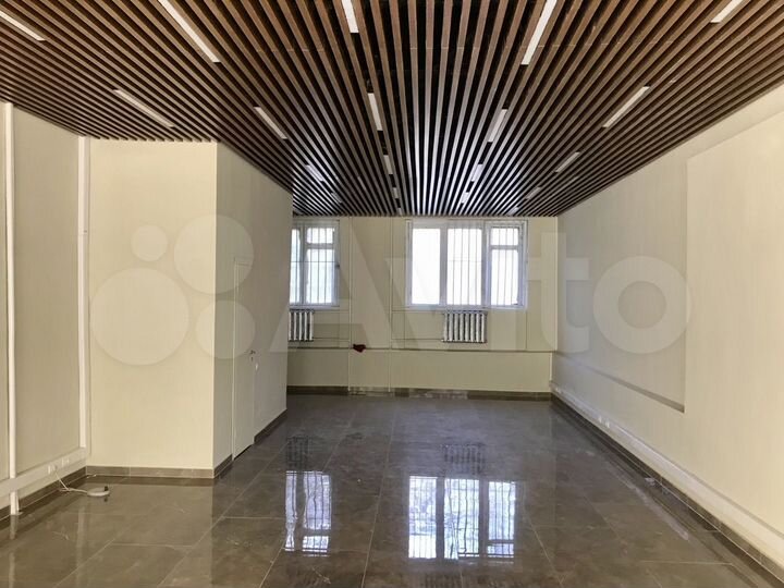 Аренда 96,4 м² с панорамными витринами, 1 этаж