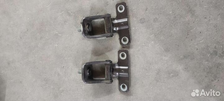 Петля крышки багажника Митсубиси asx