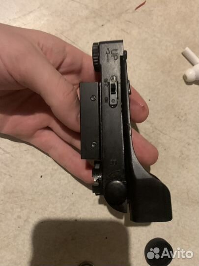 Продам Нож предположительно охотничий и прицел