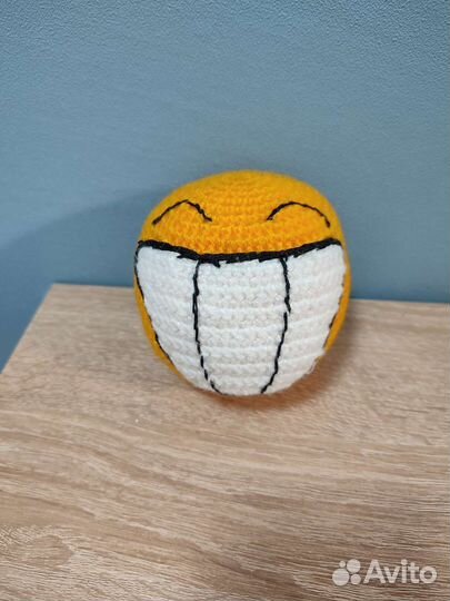 Вязаный смайлик интерьерная игрушка