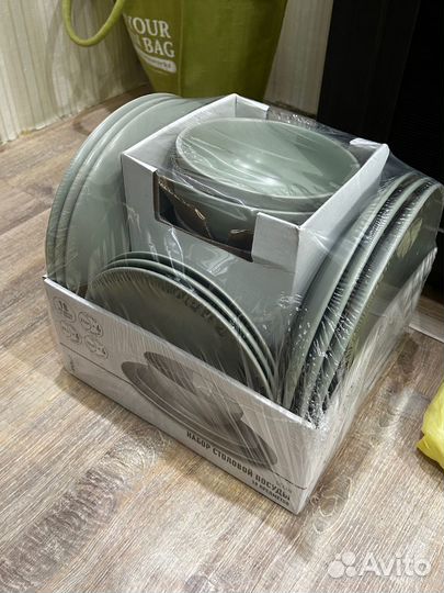 Набор тарелок