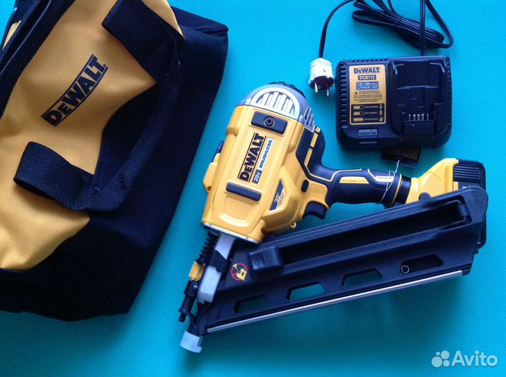 Каркасный реечный нейлер DeWalt DCN692M1 USA