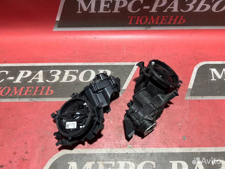 Мерседес 251 моторчик зеркала правого с кронштейно