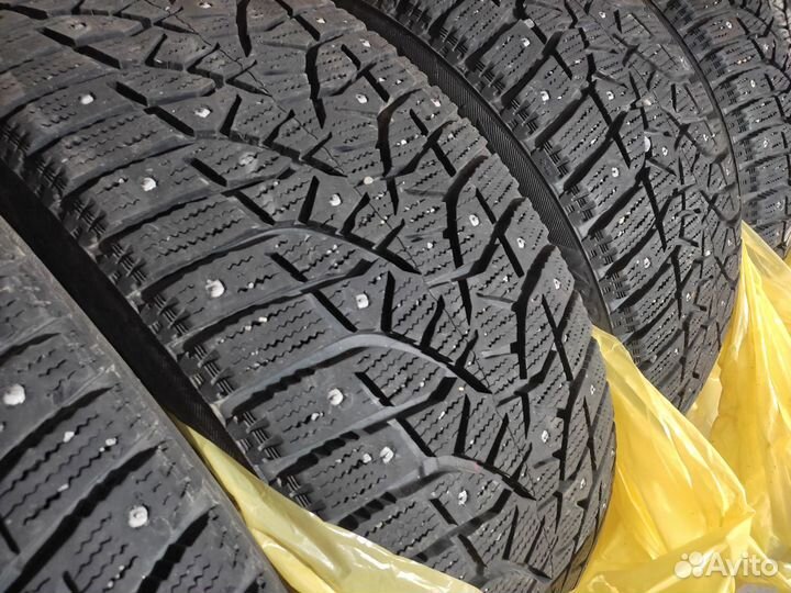 Bridgestone Blizzak Spike-02 245/40 R19 98T