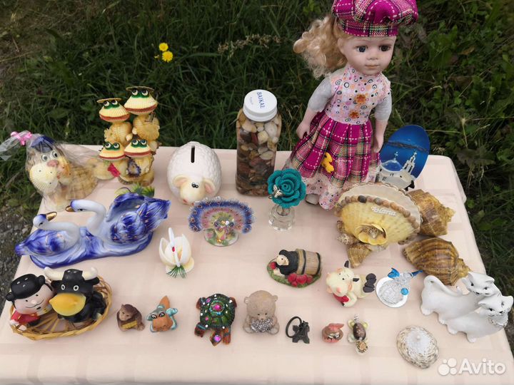 Кукла, сувениры, копилка, ракушки