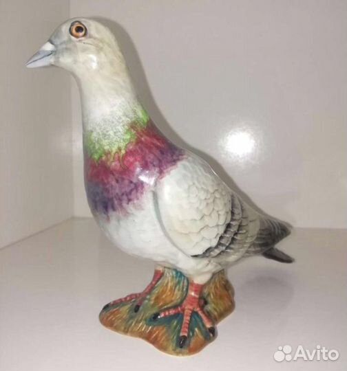 Фарфоровая статуэтка почтовый Голубь Англия
