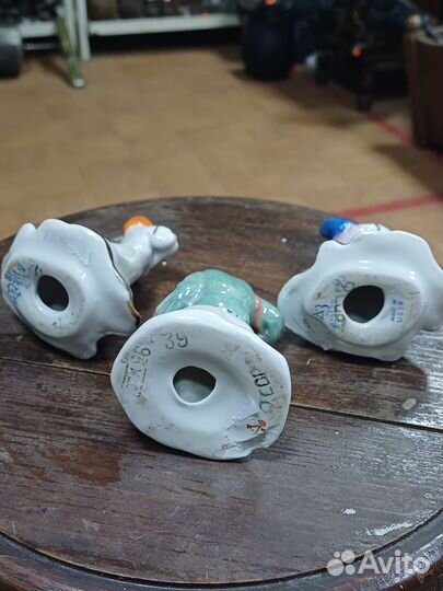 Гармонист и плясуньи фарфор Дулево