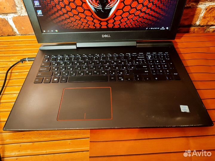 Dell P72F - i7-7 Gen \24 Озу\ GeForce GTX 1050 ti