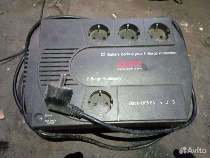 Б/у Источник бесперебойного питания APC 525 безакб