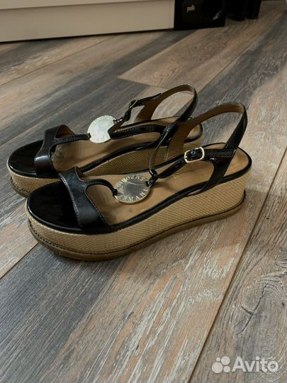 Босоножки Emporio Armani