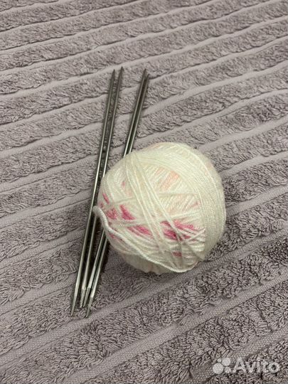 Спицы для вязания с пряжей