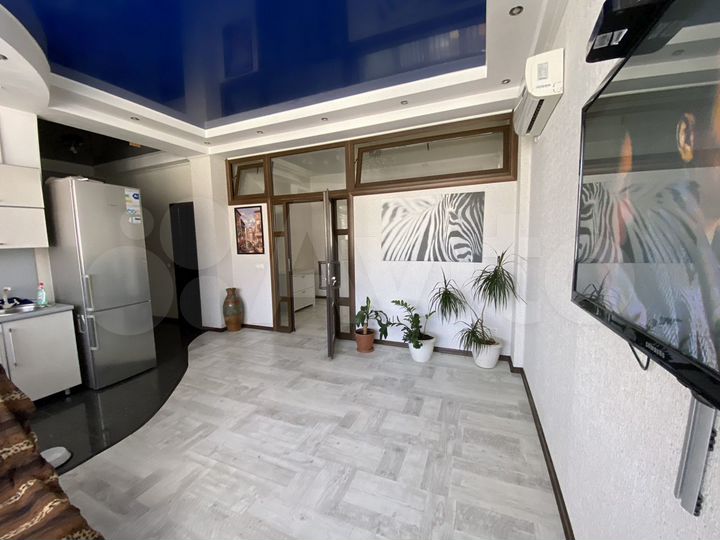 3-к. квартира, 60 м², 1/7 эт.