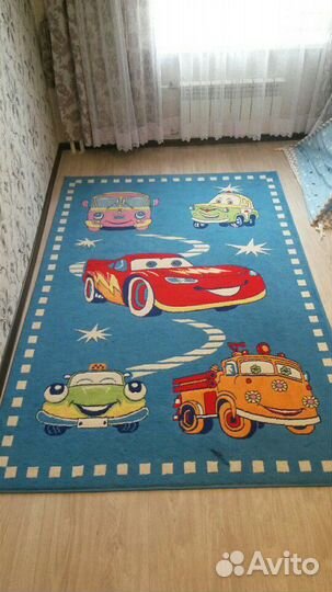 Ковер в детскую комнату бу короткошерстный