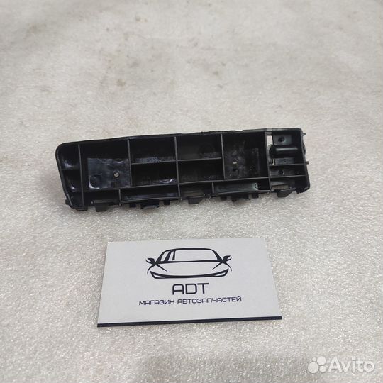 Кронштейн переднего бампера правый honda accord 8