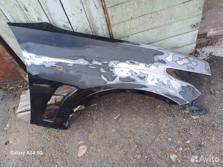 Крыло переднее