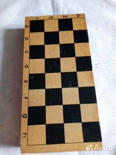 Доска и шашки