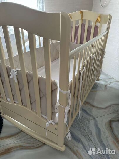 Детская кроватка