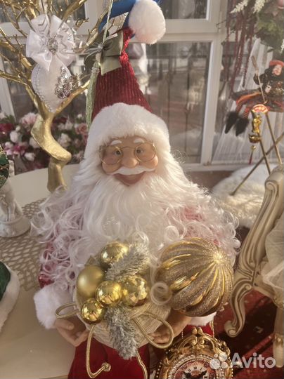 Санта Клаус Дед Мороз сидячий