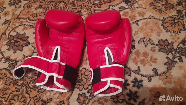 Боксерские перчатки