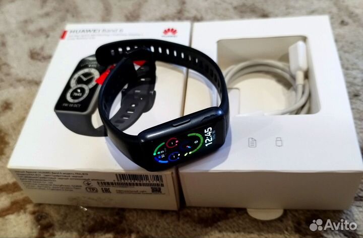 Фитнес браслет Huawei Band 6