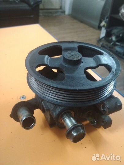 Насос гура Mazda 3 BK 2.3