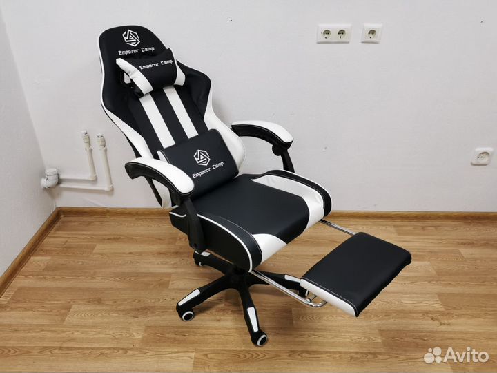 Кресло игровое компьютерное с подножкой