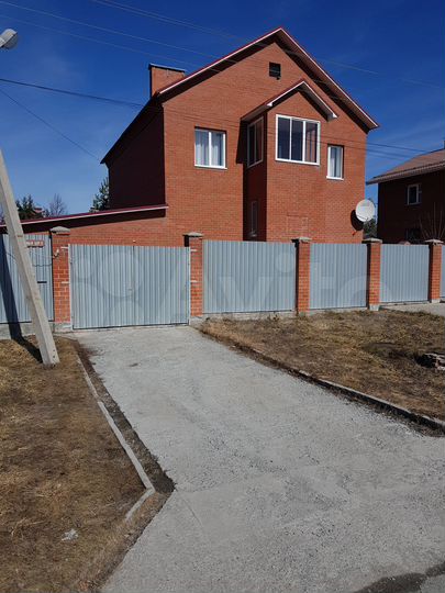 Коттедж 323,5 м² на участке 11,5 сот.