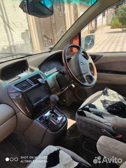 Салон на Митсубиси