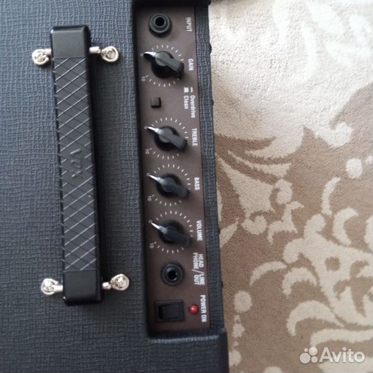 Электро гитара С комбоусилителем VOX pathfinder10