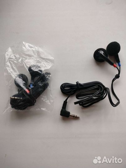Проводные наушники