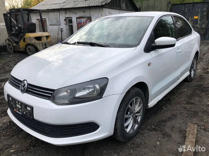 Volkswagen Polo 2012 г. запчасти Поло с авторазбор