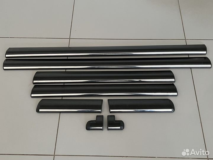 Комплект нижних молдингов Мерседес W 123