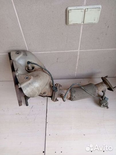 Выпускной коллектор катализатор на киа сид 2011г