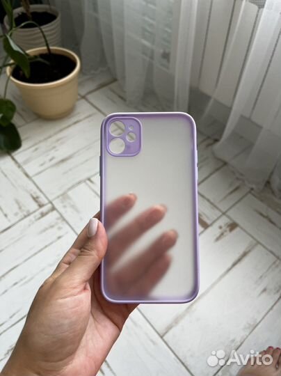Чехолы на iPhone 11