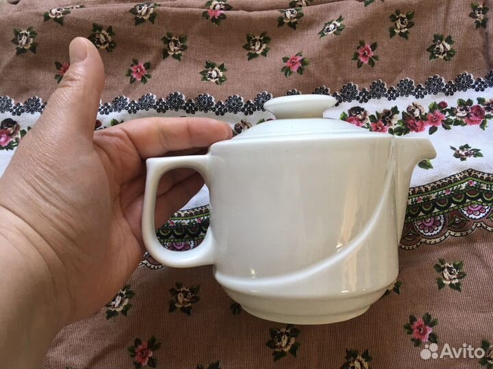 Скатерь 150/200 + заварочный чайник