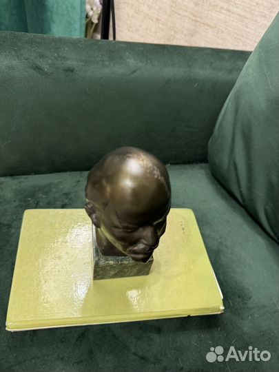 Бюст Ленина