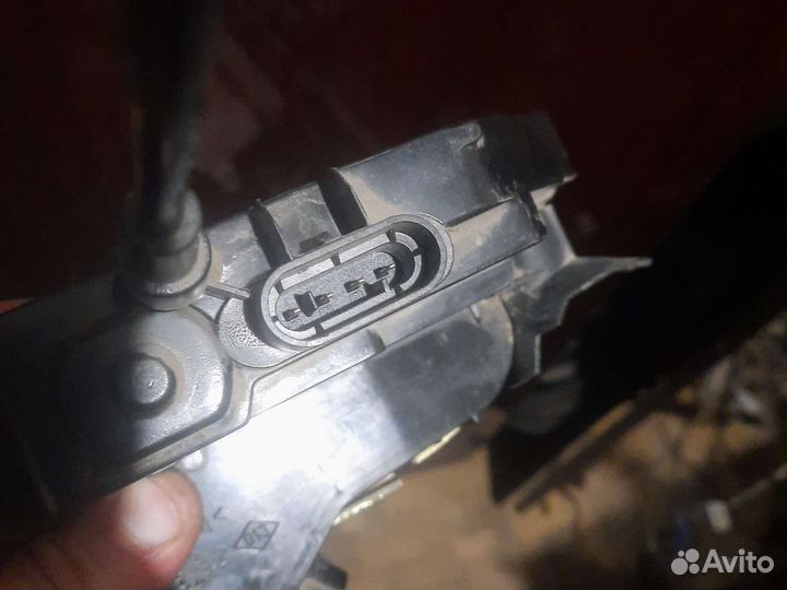 Замок двери передний левый Renault Scenic 2