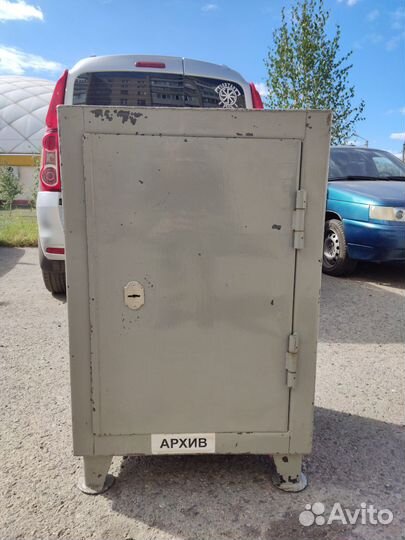 Сейф металлический