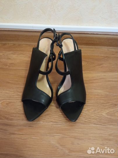 Куча обуви кожзам и кожа