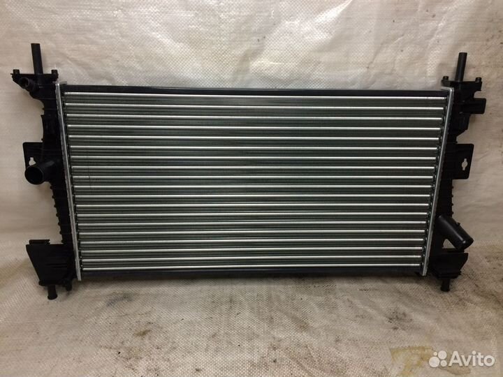 Радиатор охлаждения двигателя Форд С Макс Фокус 3