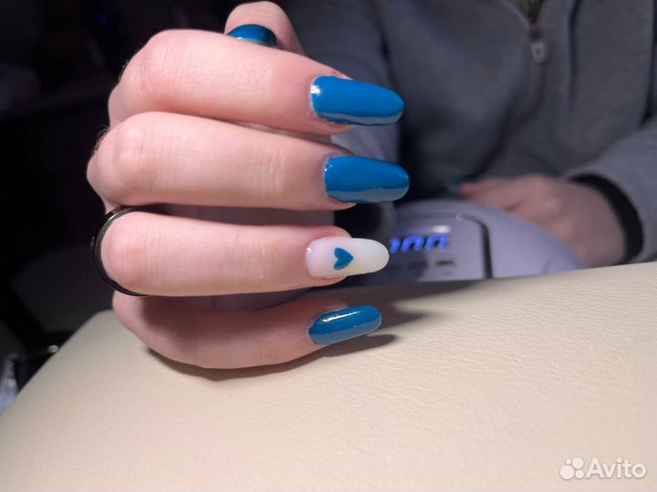 Модель на маникюр