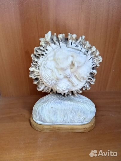 Скульптура из кости