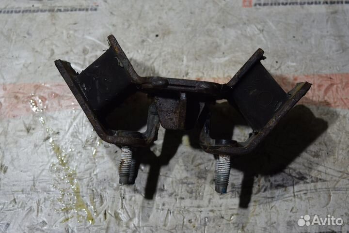 Подушка кпп c Toyota Crown JZS155 2JZ-GE