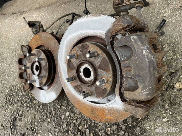 Поворотный кулак mitsubishi outlander 3