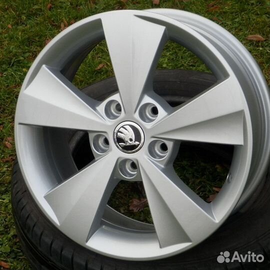 Оригинальные диски на Skoda Octavia А7