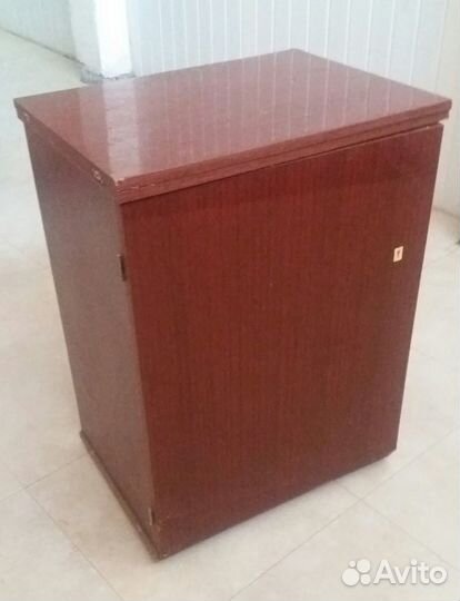 Швейная машинка чайка 143